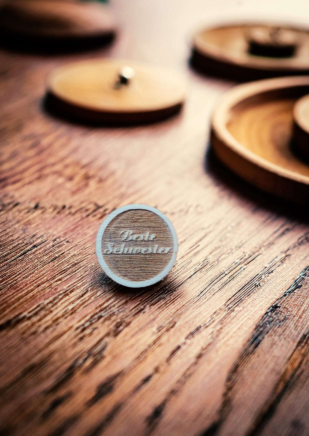Anstecker, Dirndl, Weste, Hut, "Beste Schwester"