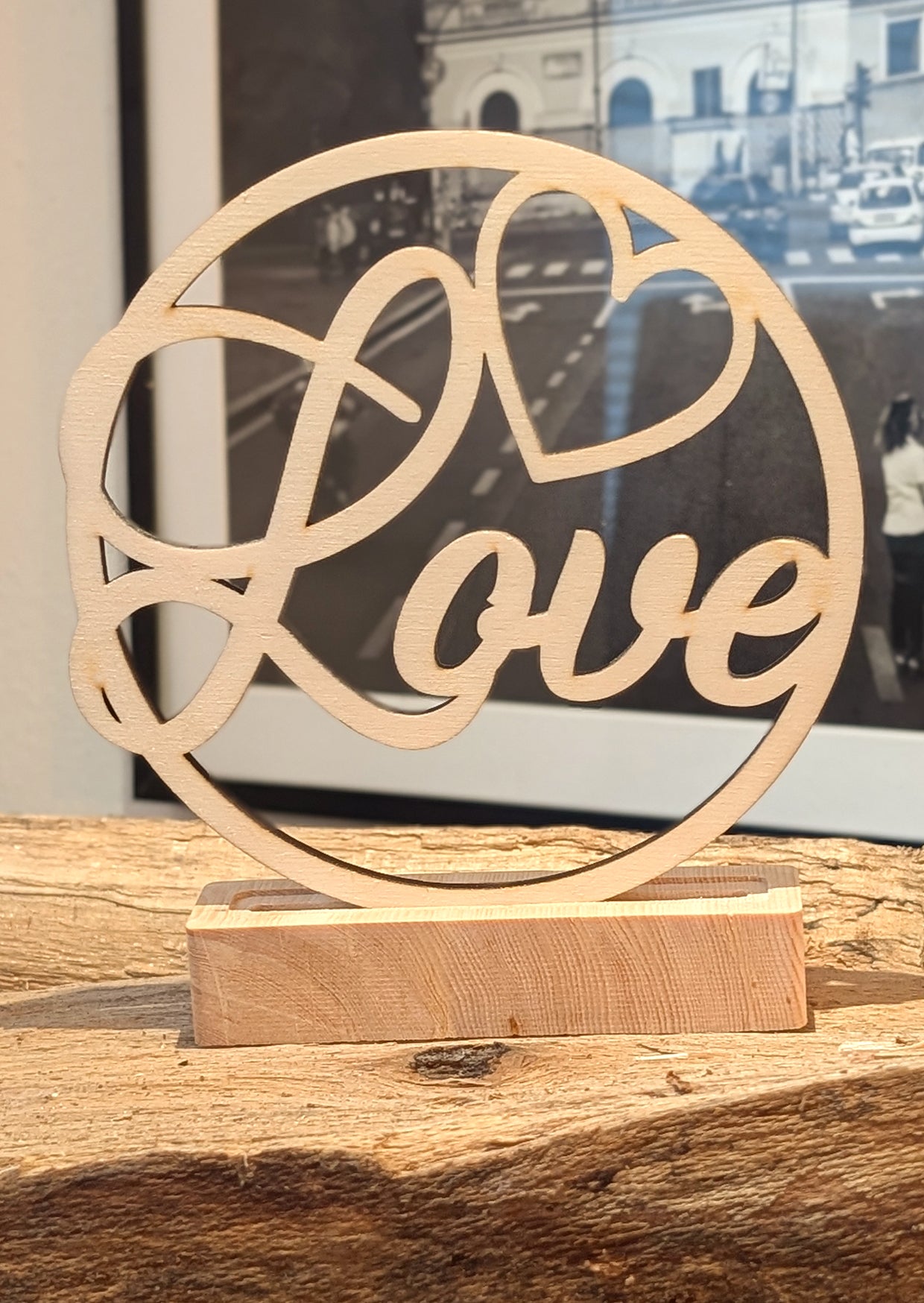 Mini-Loop "Love" mit Halterung aus Zirbe, personalisierbar
