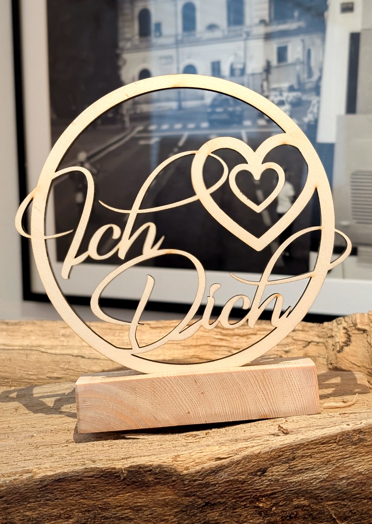 Mini-Loop "Ich liebe Dich" mit Halterung aus Zirbe, personalisierbar