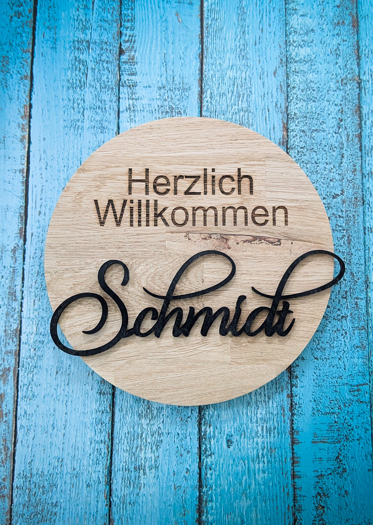 Wandschild aus Vollholz-Eiche, geölt, rund, personalisiert