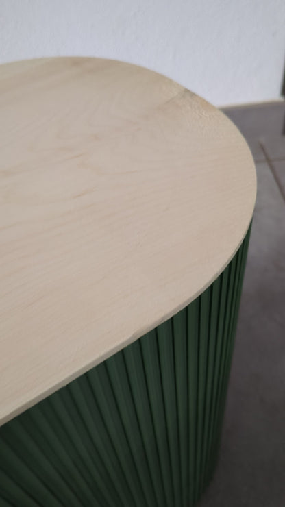 Beistelltisch Hansi mit Deckel aus Zirbe, olivgrün