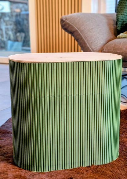 Beistelltisch Hansi mit Deckel aus Zirbe, olivgrün